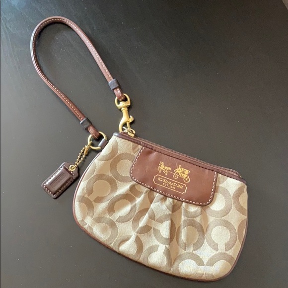 Coach Handbags - Coach women’s mini wristlet Coach Handbags - Coach women’s mini wristlet